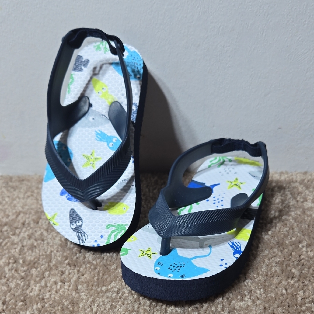 NWT Toys "R" Us Kids Flip Flops with Sea Creature